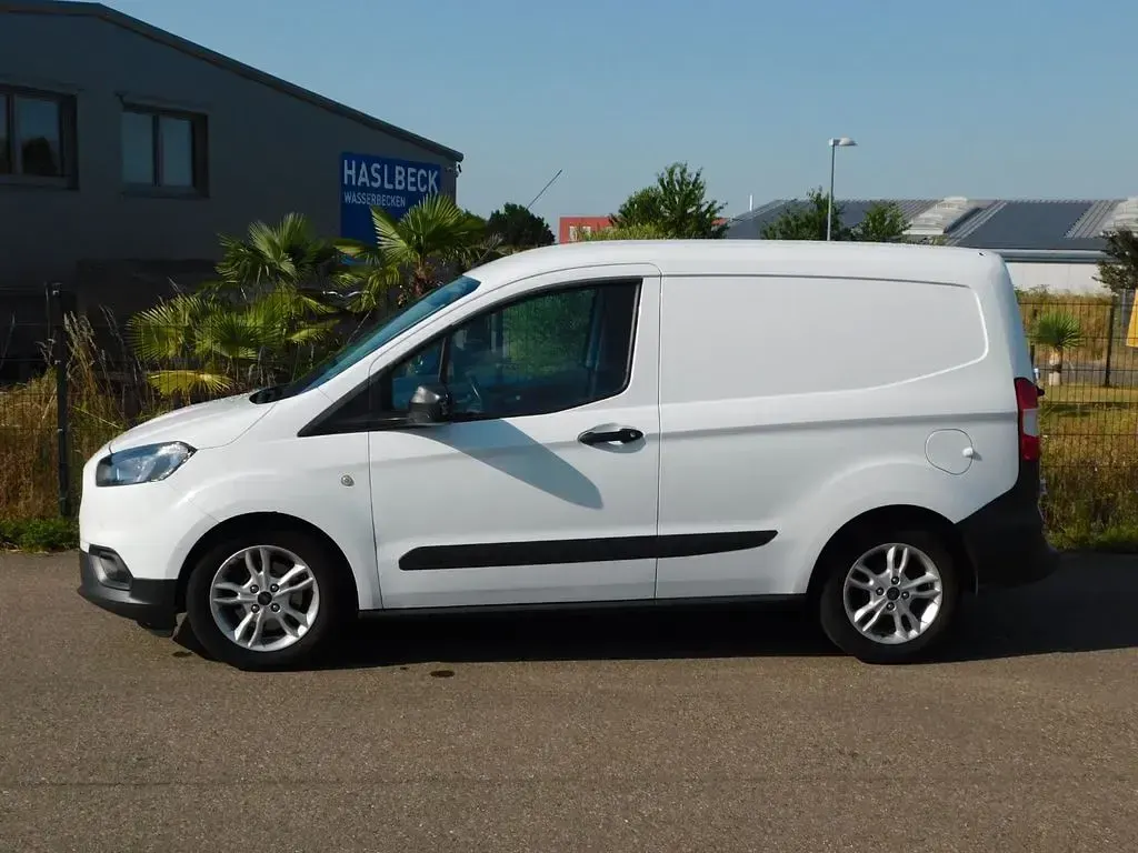 Gebraucht Ford Transit Trend 101 PS (74 kW) 2021 Weiß Van / Kleinbus