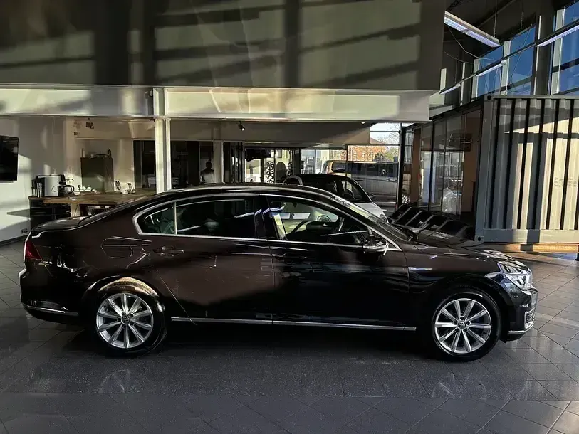 Używany VW Passat GTE 218 KM (160 kW) 2017 Czarny Sedan/Limuzyna