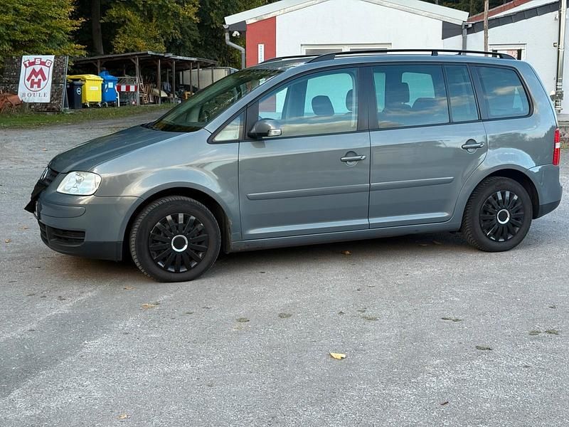 Grau Gebraucht 2007 VW Touran Van / Kleinbus | 1.700 € (Guter Preis) - Bild 1/4