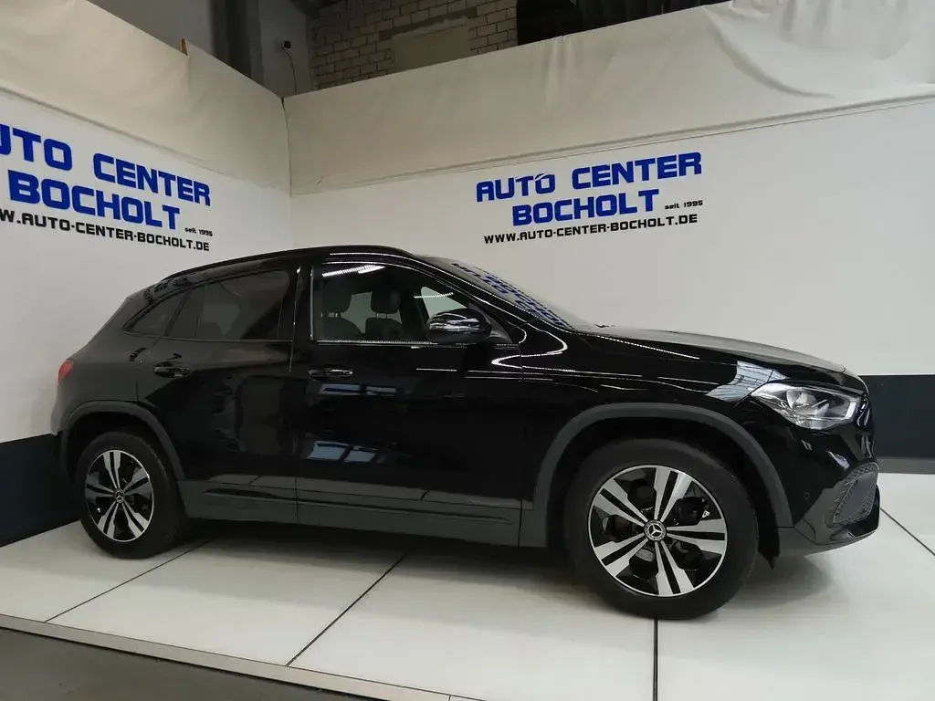 Gebraucht Mercedes GLA180 Progressive 136 PS (100 kW) 2022 Schwarz SUV