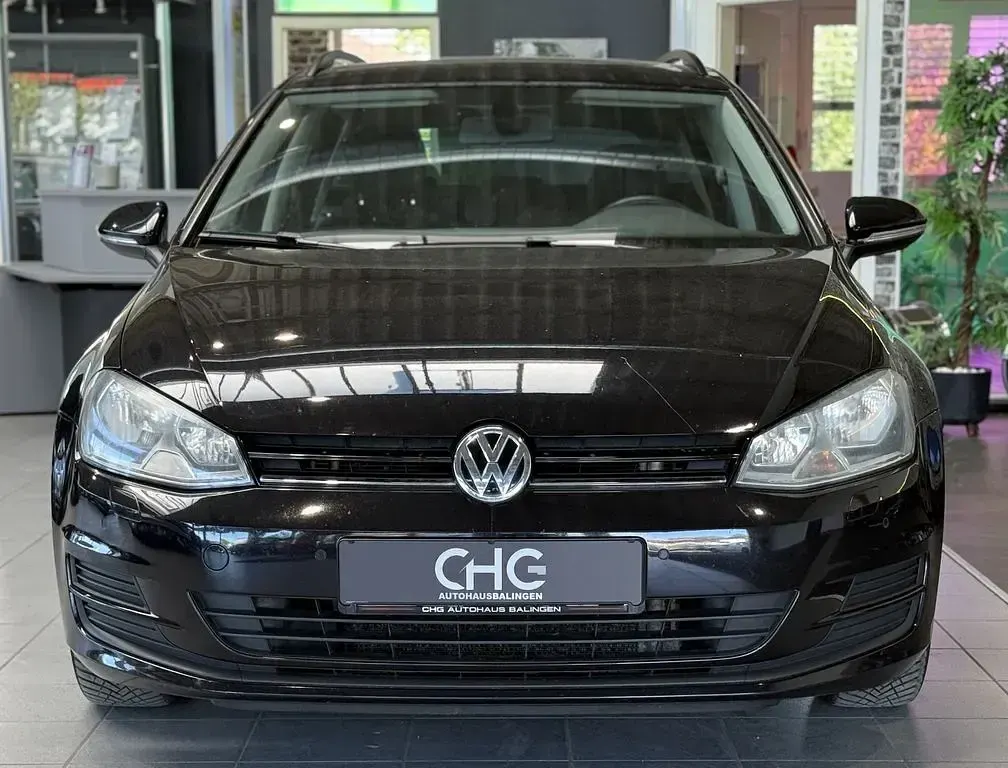 Gebraucht VW Golf VII S 105 PS (77 kW) 2014 Deep black perleffekt Kombi