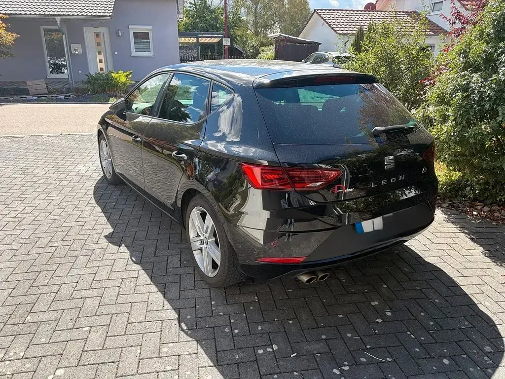 Gebraucht Seat Leon FR 150 PS (110 kW) 2020 Schwarz Limousine