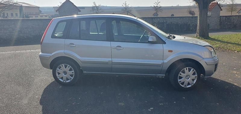 Gebraucht Ford Fusion 68 PS (50 kW) 2009 Silber Kleinwagen