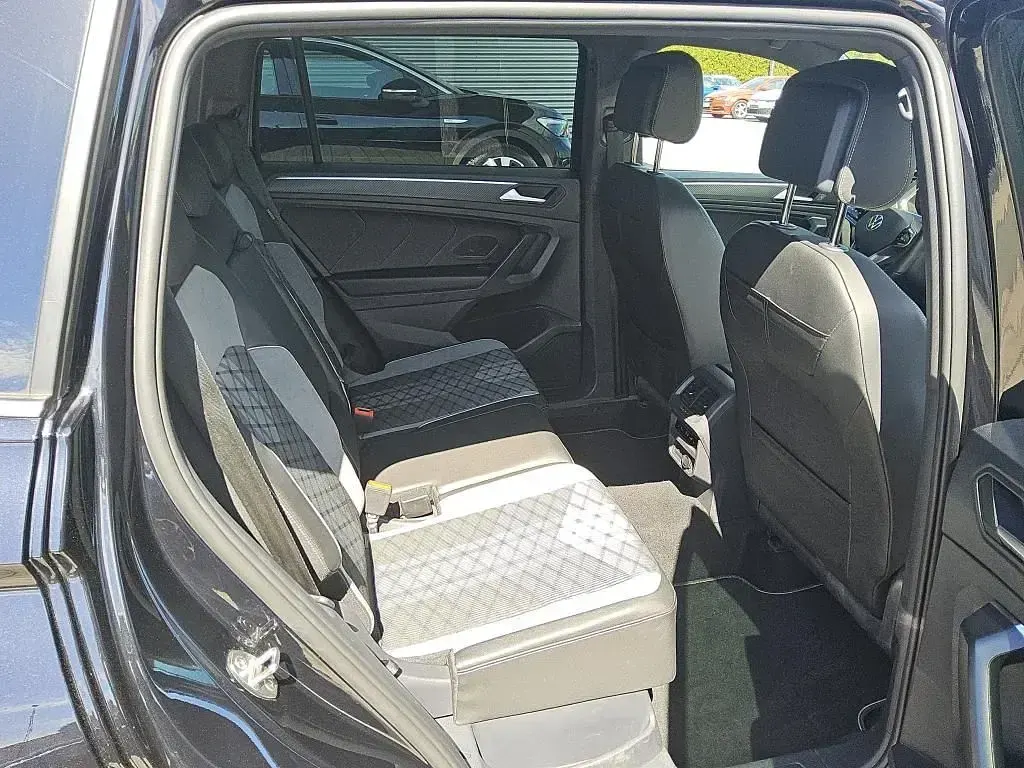 Gebraucht VW Tiguan Allspace Style 200 PS (147 kW) 2023 Deep black perleffekt SUV