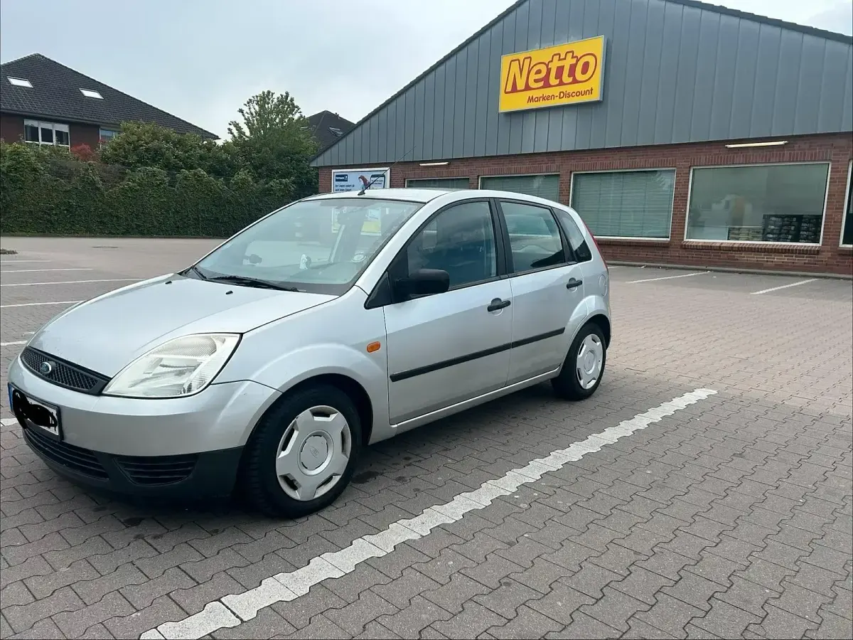 Gebraucht Ford Fiesta 2004 Silber Kleinwagen