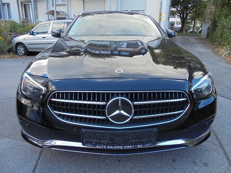 Gebraucht Mercedes E200 160 PS (117 kW) 2021 Schwarz Kombi