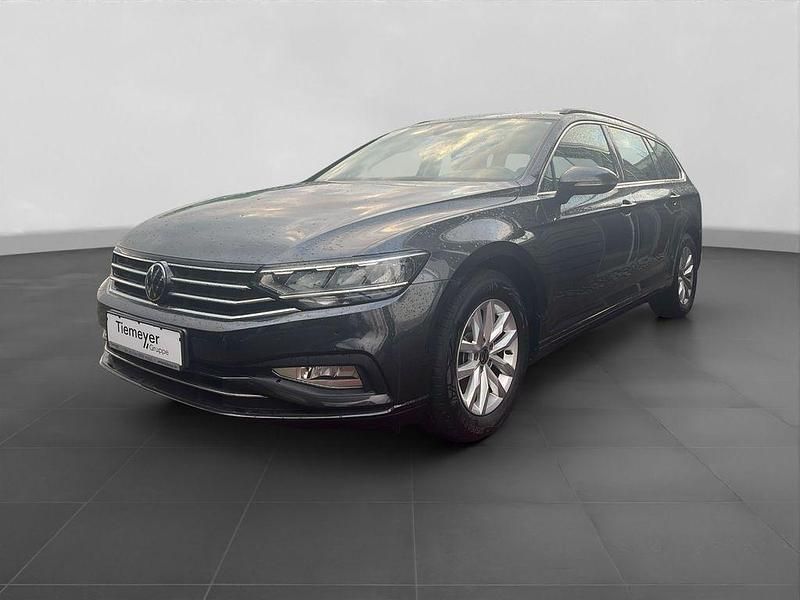 Gebraucht VW Passat Business 150 PS (110 kW) 2023 Grau Kombi