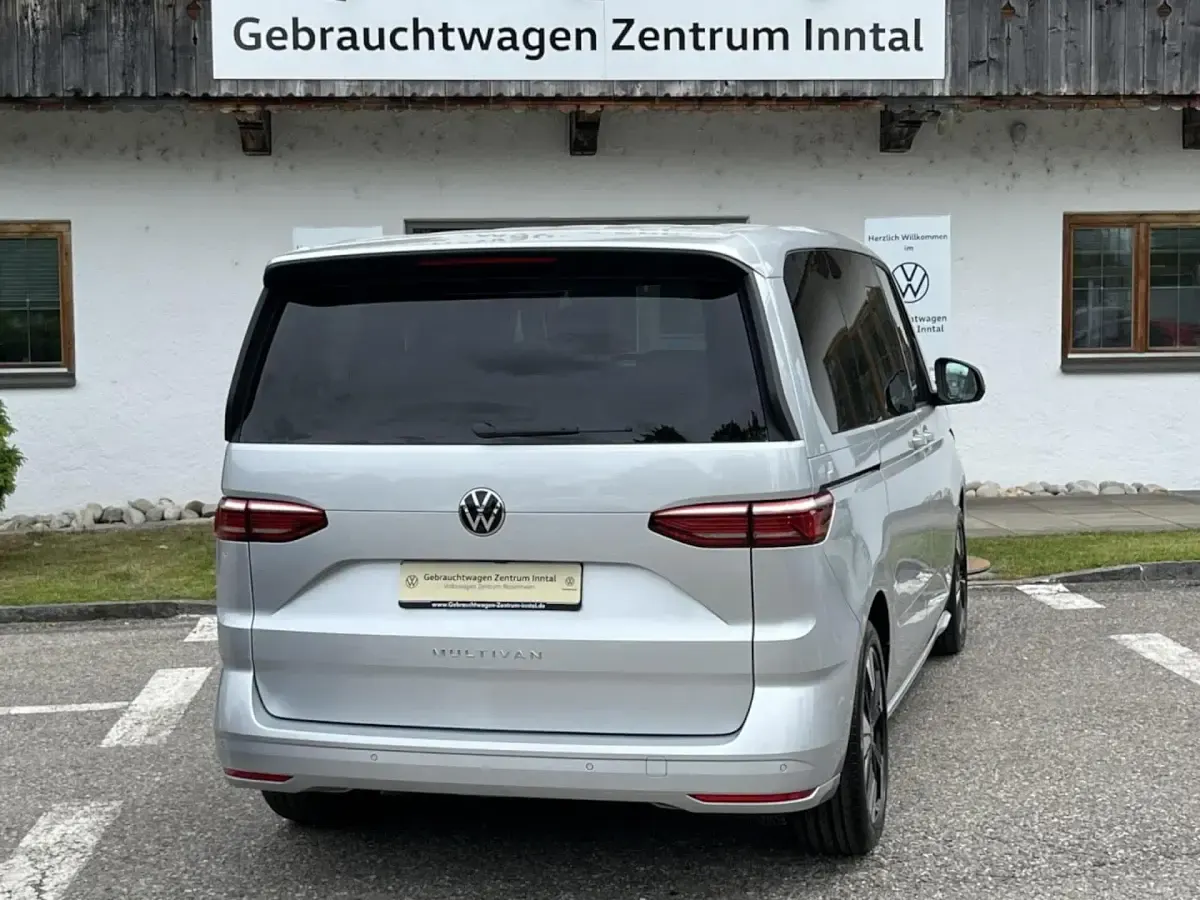 Gebraucht VW Multivan Life 150 PS (110 kW) 2025 Van / Kleinbus