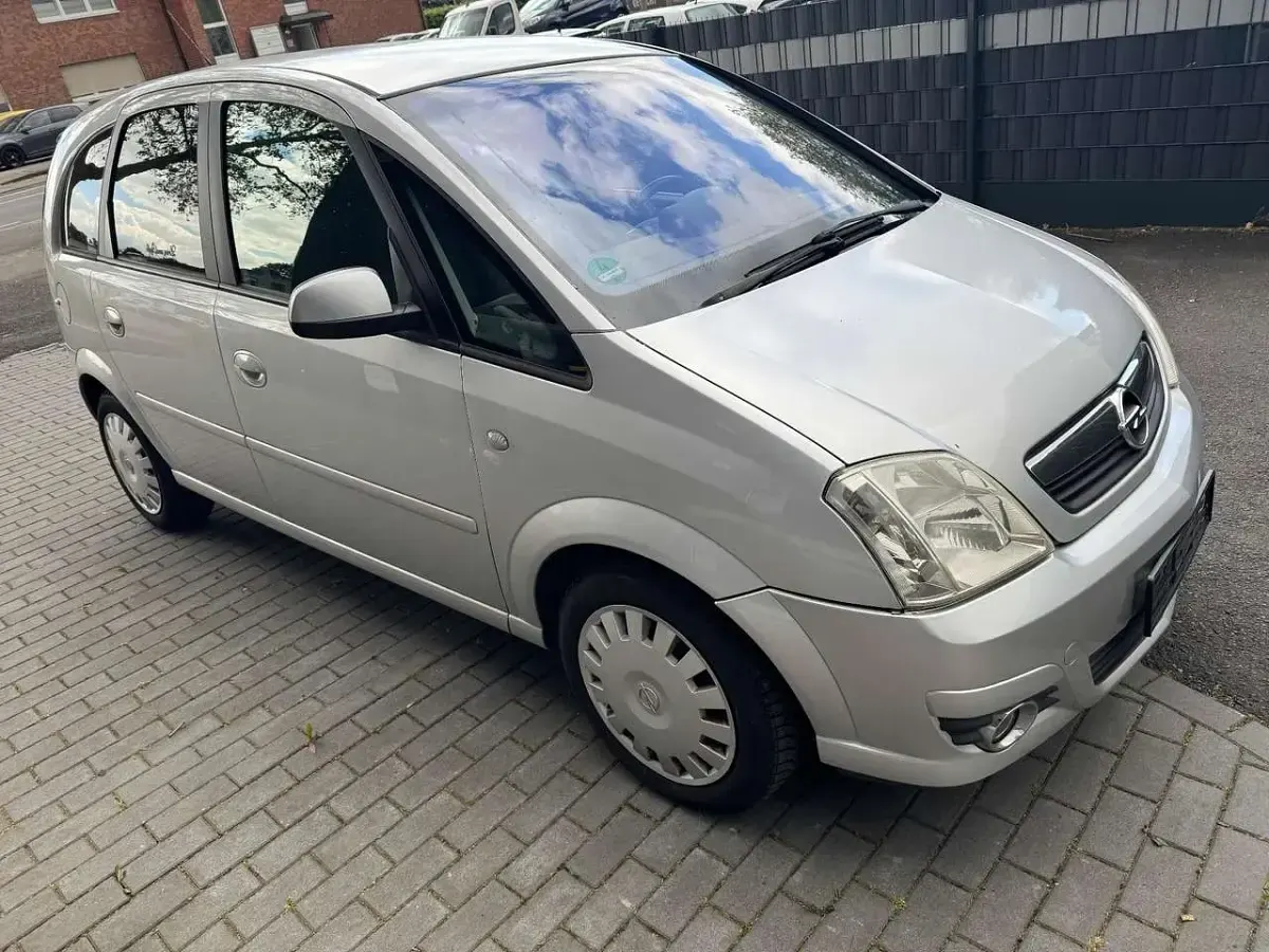 Gebraucht Opel Meriva Edition 105 PS (77 kW) 2008 Silber Van / Kleinbus