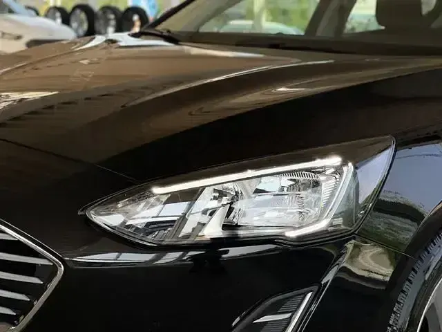 Używany Ford Focus 125 KM (91 kW) 2020 Czarny Sedan/Limuzyna