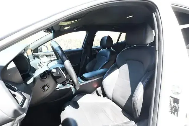 Gebraucht Kia Stinger GT-Line 200 PS (147 kW) 2018 Snow white pearl snow white pearl Kleinwagen