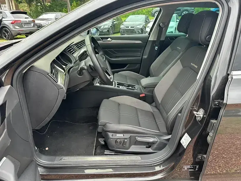 Gebraucht VW Passat Alltrack 200 PS (147 kW) 2023 Mangangrau metallic Kombi