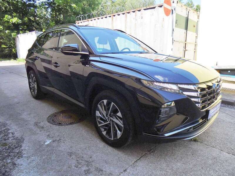 Phantom black / mic Gebraucht 2021 Hyundai Tucson Trend SUV | 26.990 € (Fairer Preis) - Bild 1/4