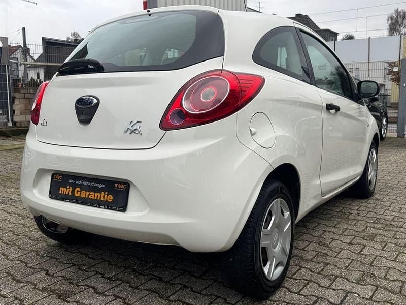 Gebraucht Ford Ka Ambiente 69 PS (50 kW) 2015 Weiß Limousine