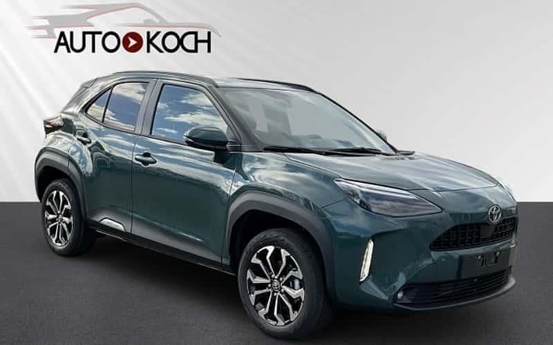 Grün Neu 2025 Toyota Yaris Hybrid SUV | 27.980 € (Guter Preis) - Bild 1/4