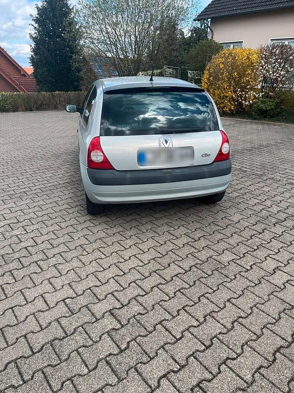 Gebraucht Renault Clio II 2002 Silber Kleinwagen