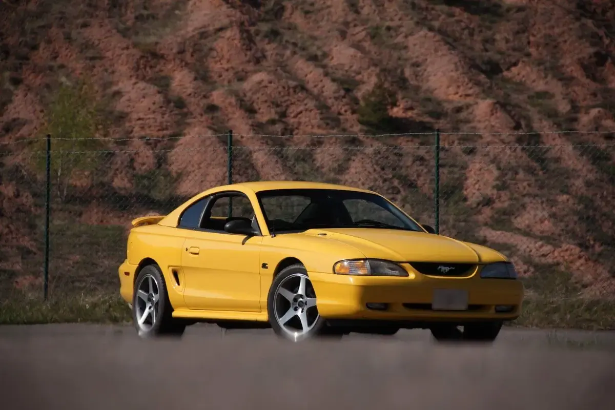 Second-hand Ford Mustang 218 CP (160 kW) 1995 Galben Coupe