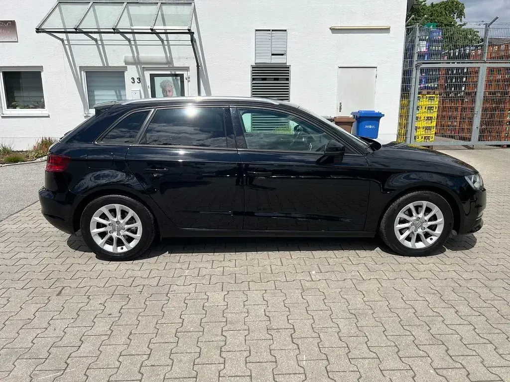 Second-hand Audi A3 Attraction 122 CP (89 kW) 2013 Negru Berlinǎ