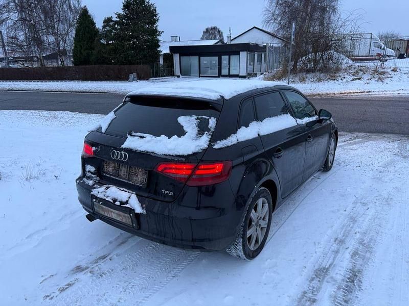 Gebraucht Audi A3 Attraction 105 PS (77 kW) 2013 Schwarz Limousine