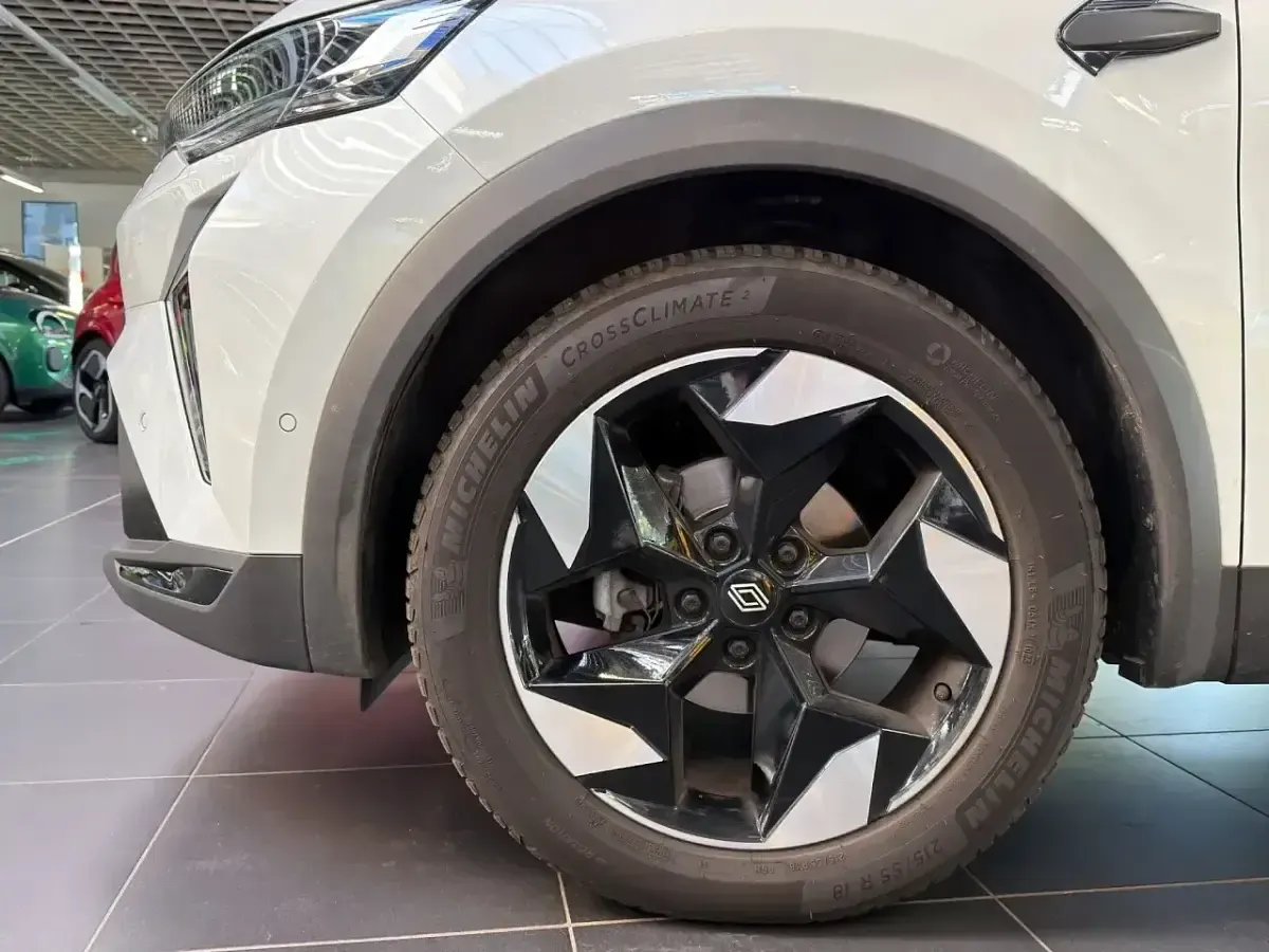 Gebraucht Renault Captur Techno 158 PS (116 kW) 2025 Weiß SUV