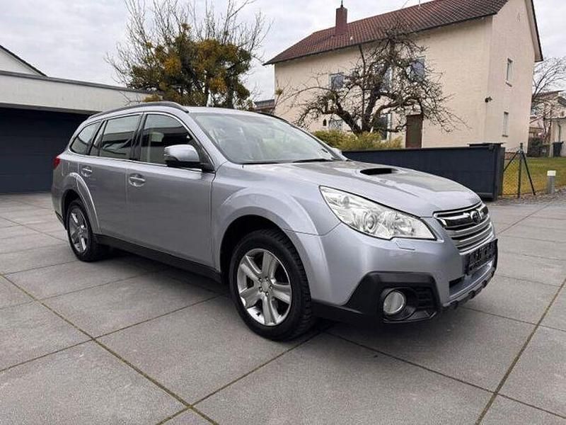 Gebraucht Subaru Outback 150 PS (110 kW) 2013 Silber Kombi