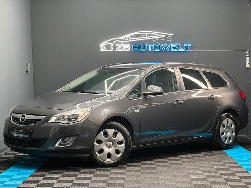 Gebraucht Opel Astra 101 PS (74 kW) 2011 Grau Kombi