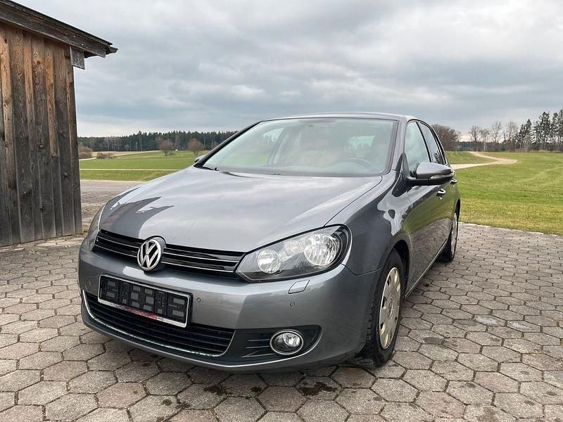 Gebraucht VW Golf VI Highline 122 PS (89 kW) 2009 Grau Kleinwagen