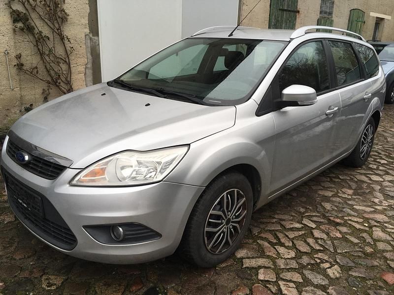 Gebraucht Ford Focus 101 PS (74 kW) 2009 Silber Kombi