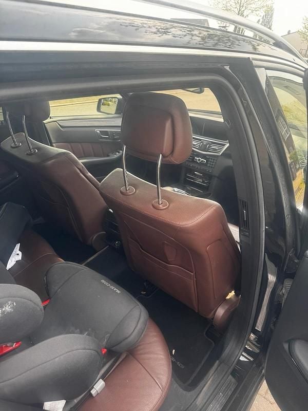Gebraucht Mercedes E500 AMG 408 PS (300 kW) 2012 Schwarz Kombi
