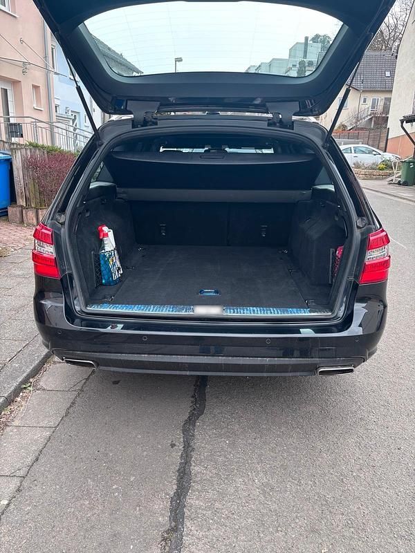 Gebraucht Mercedes E350 Avantgarde 265 PS (194 kW) 2012 Schwarz Kombi