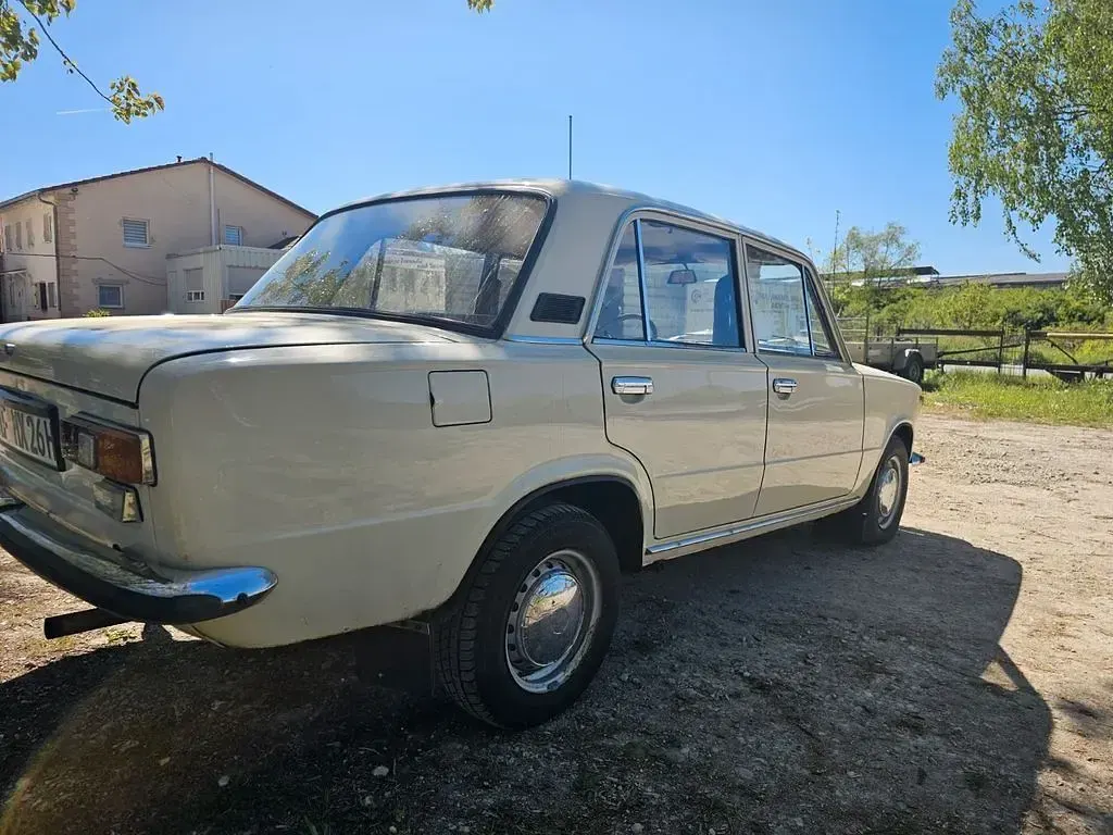 Second-hand Lada 1200 60 CP (44 kW) 1982 Alb Berlinǎ