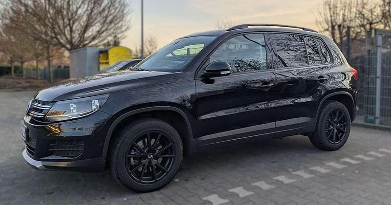 Gebraucht VW Tiguan Trendline 122 PS (89 kW) 2013 Schwarz SUV
