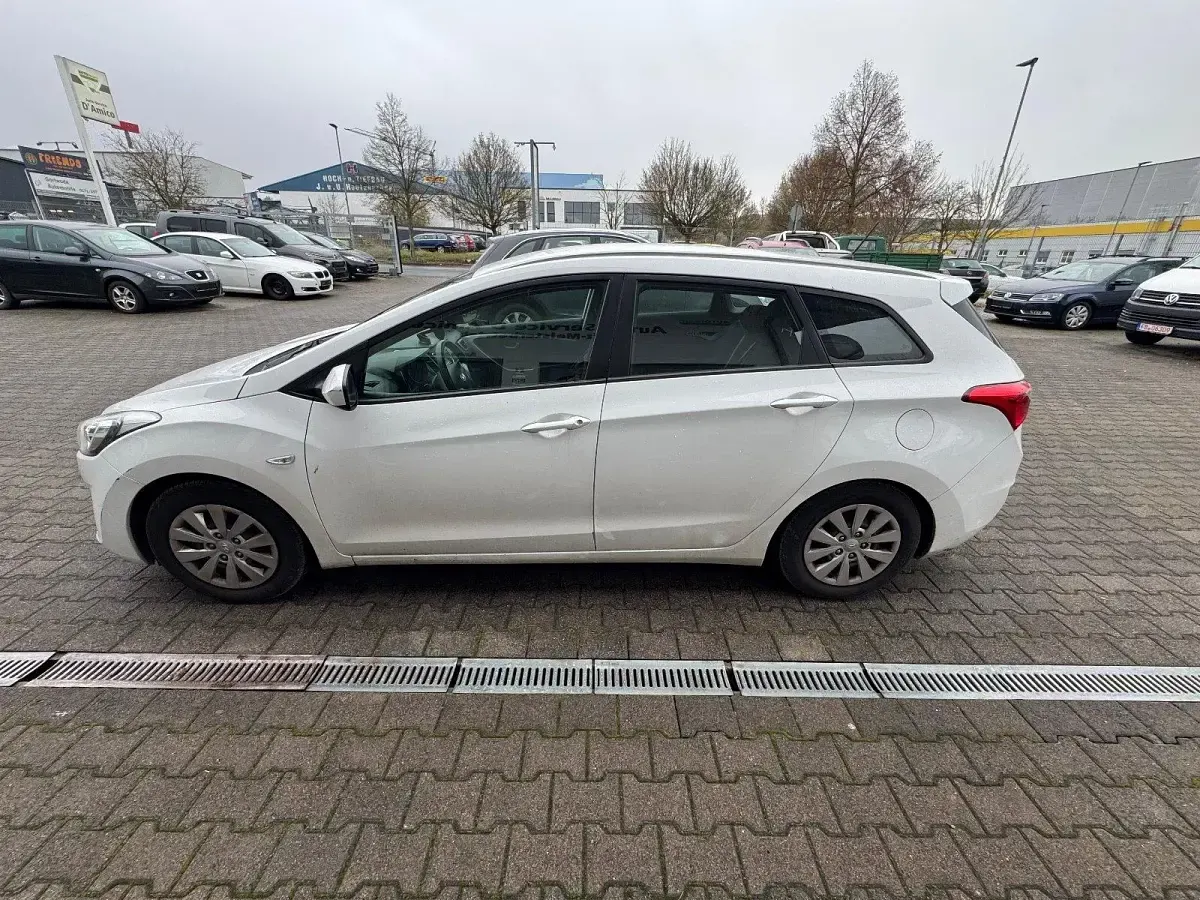 Second-hand Hyundai i30 110 CP (80 kW) 2017 Alb Break
