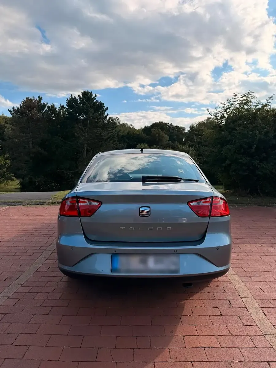 Gebraucht Seat Toledo 105 PS (77 kW) 2013 Grau Kleinwagen