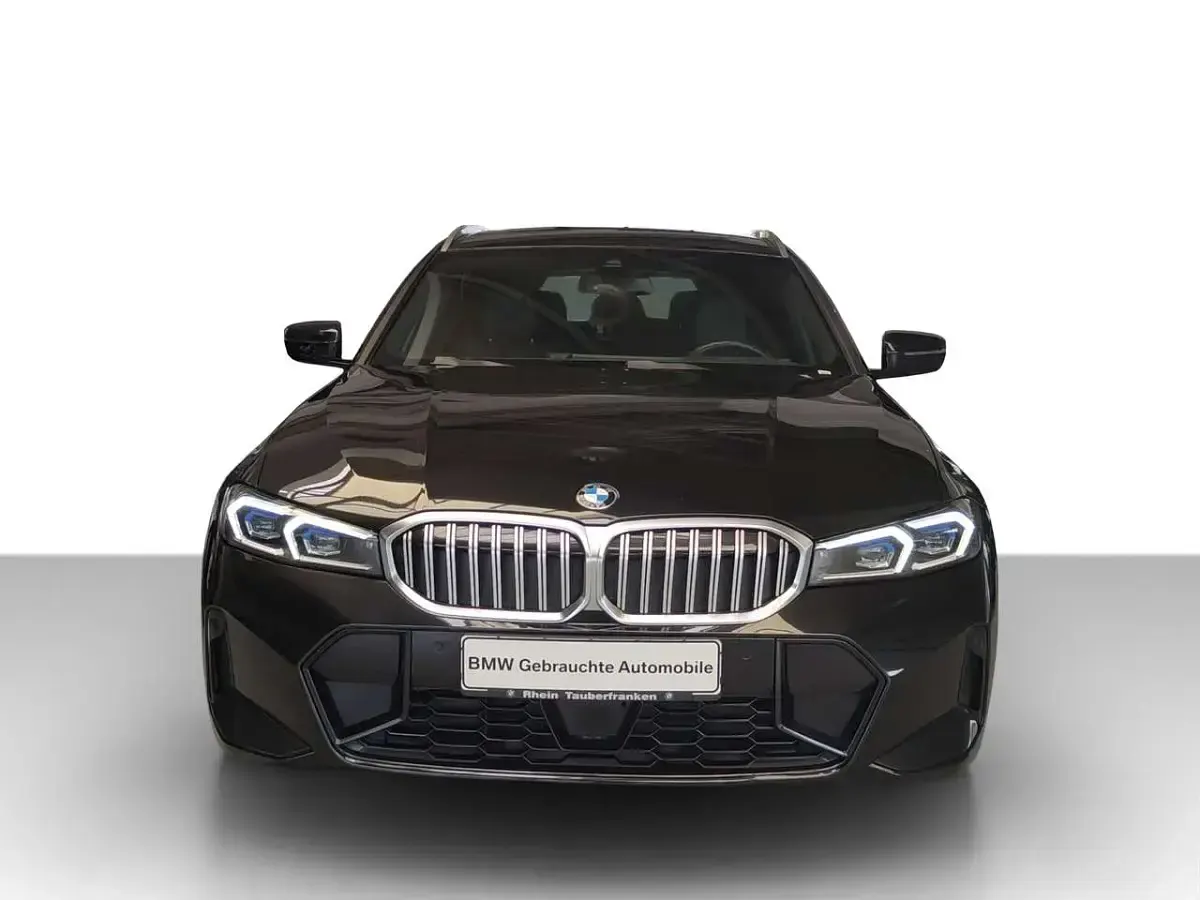 Gebraucht BMW 330 M Sport 286 PS (210 kW) 2023 Schwarz Limousine