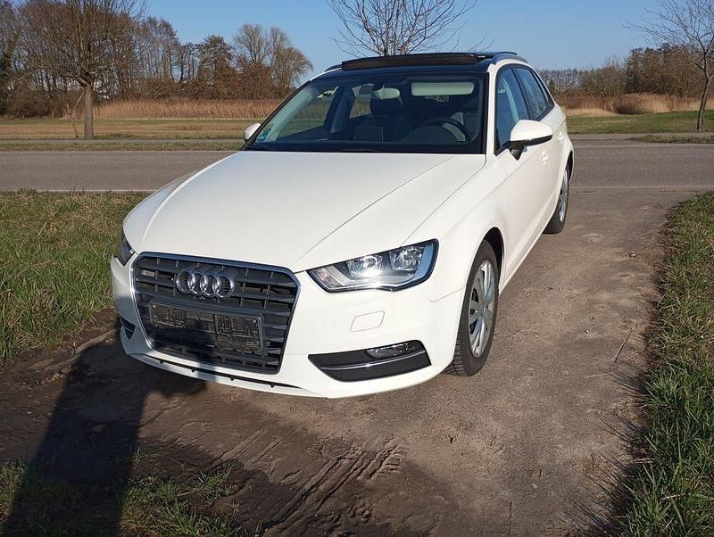 Gebraucht Audi A3 Sport 150 PS (110 kW) 2015 Weiß Limousine