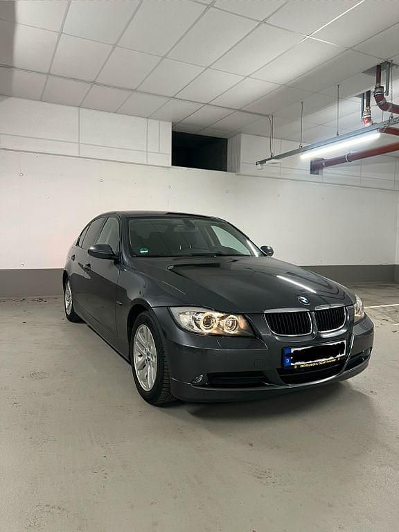 Gebraucht BMW 320 170 PS (125 kW) 2007 Grau Limousine