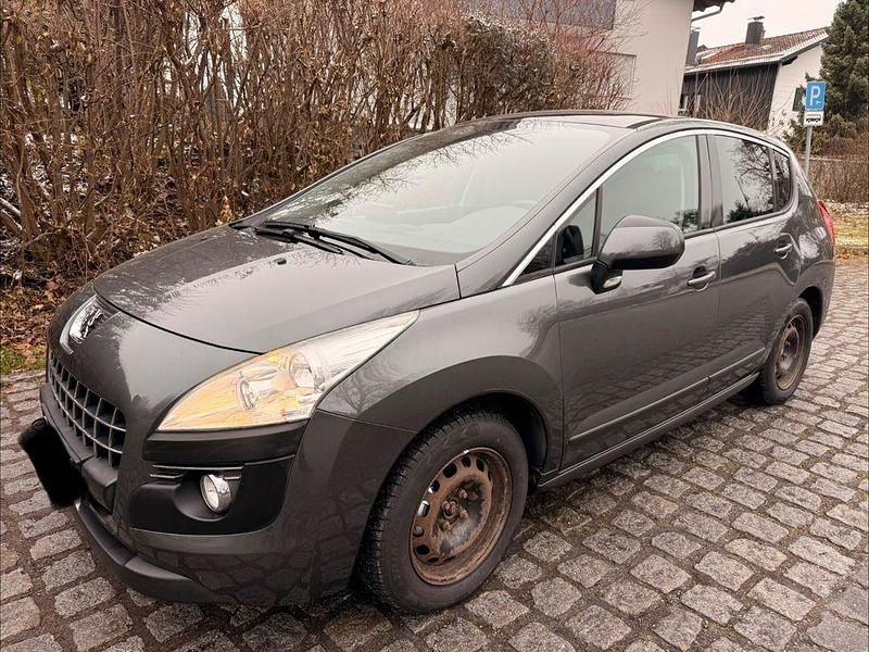 Grau Gebraucht 2013 Peugeot 3008 Business-Line Limousine | 3.490 € (Superpreis) - Bild 1/4