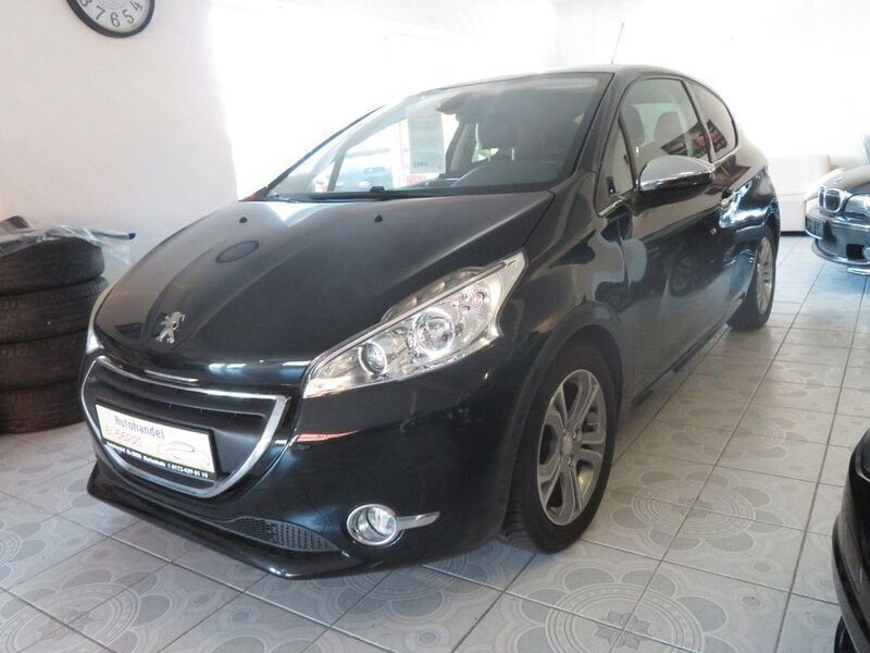 Schwarz Gebraucht 2012 Peugeot 208 Allure Kleinwagen | 5.500 € (Fairer Preis) - Bild 1/4