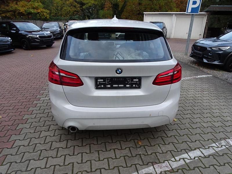 Gebraucht BMW 216 Active Tourer Advantage 116 PS (85 kW) 2021 Weiß Van / Kleinbus