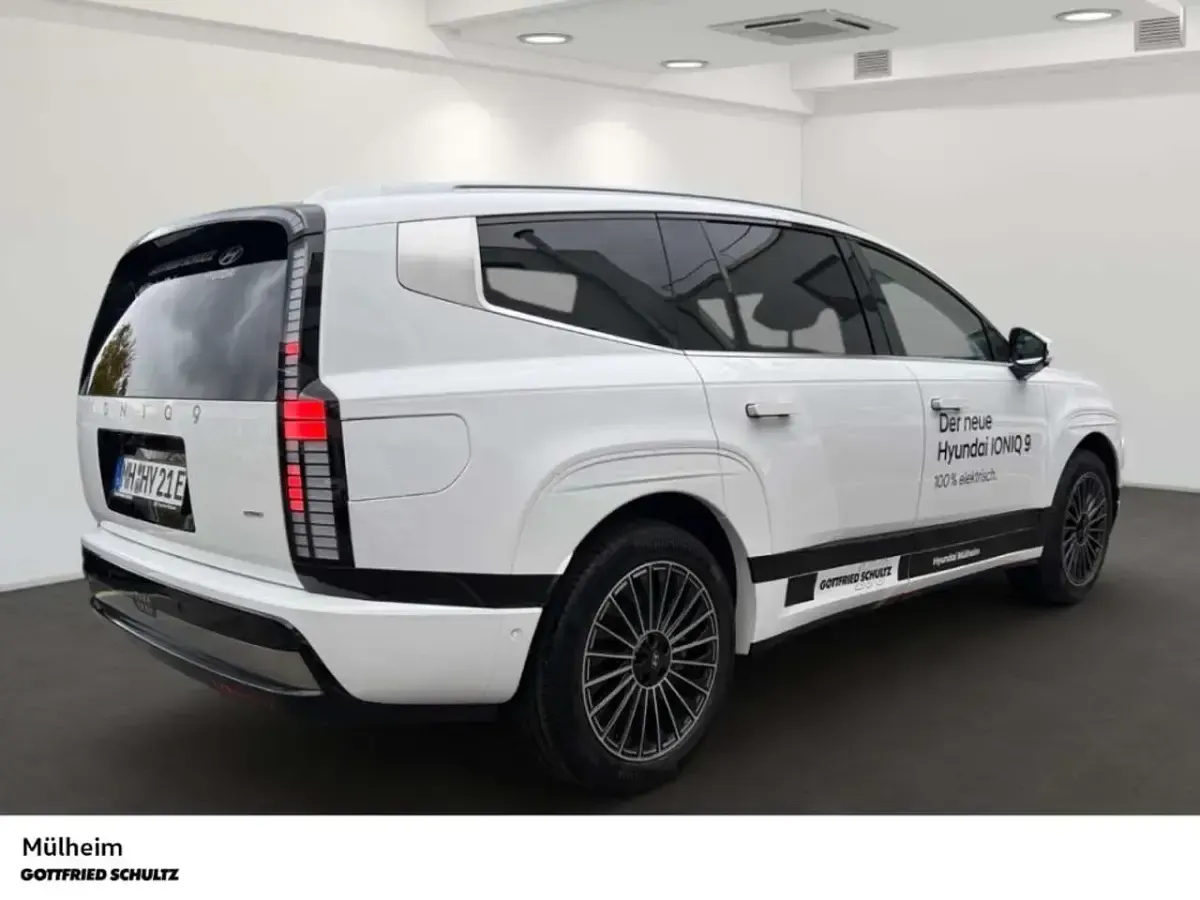 Gebraucht Hyundai Ioniq 9 225 kW (307 PS) 2025 Serenity white SUV