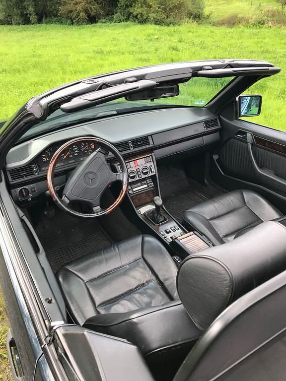 Gebraucht Mercedes E200 Edition 136 PS (100 kW) 1997 Blau Cabrio