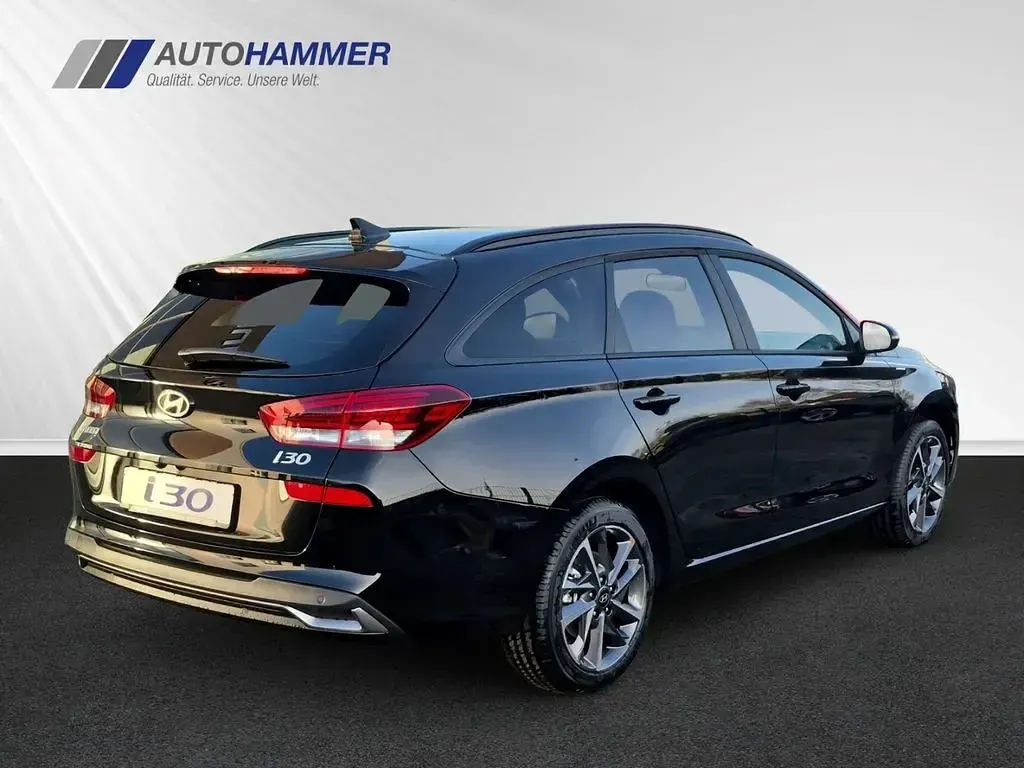 Neu Hyundai i30 GO! 97 PS (71 kW) 2025 Schwarz Kombi