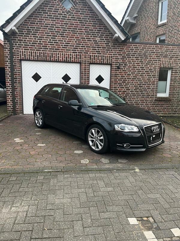 Schwarz Gebraucht 2012 Audi A3 Sportback Kleinwagen | 6.000 € (Superpreis) - Bild 1/4