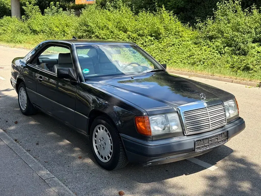 Gebraucht Mercedes 300 180 PS (132 kW) 1989 Schwarz Coupé