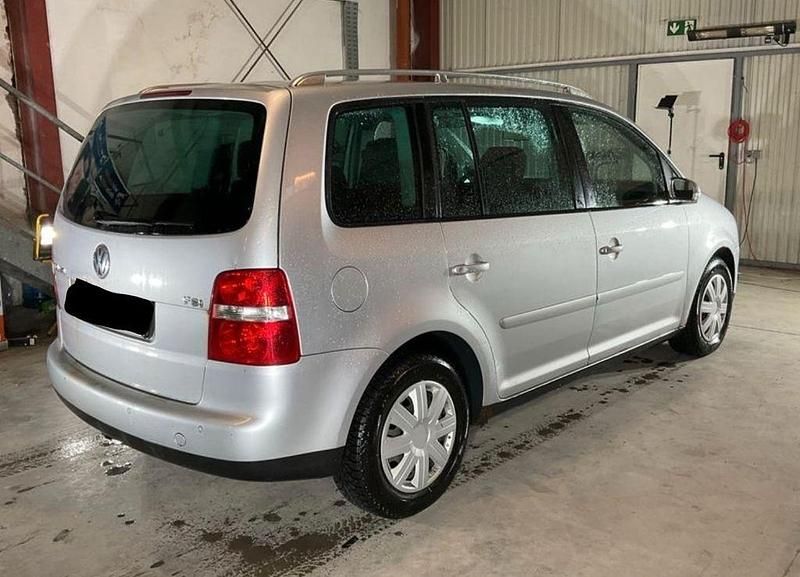 Gebraucht VW Touran Trendline 116 PS (85 kW) 2004 Silber Van / Kleinbus