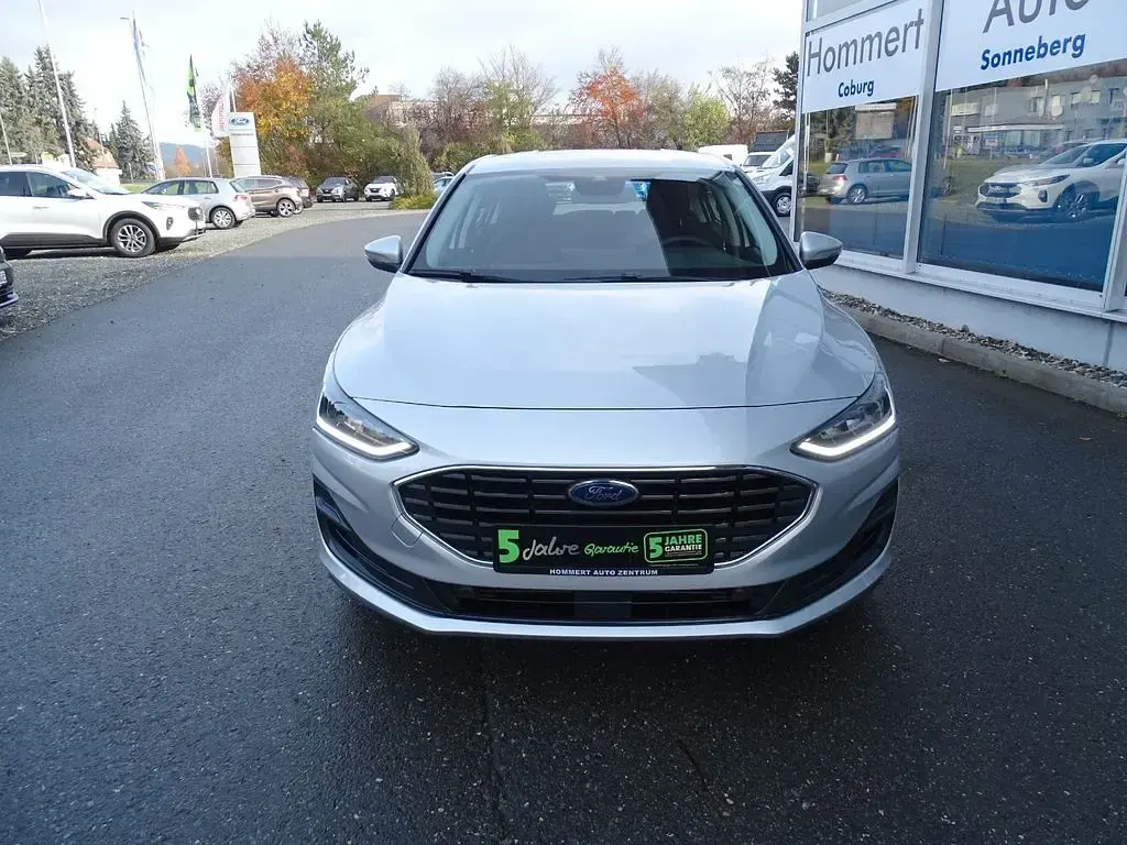 Gebraucht Ford Focus Titanium 125 PS (91 kW) 2023 Polarsilber metallic Limousine