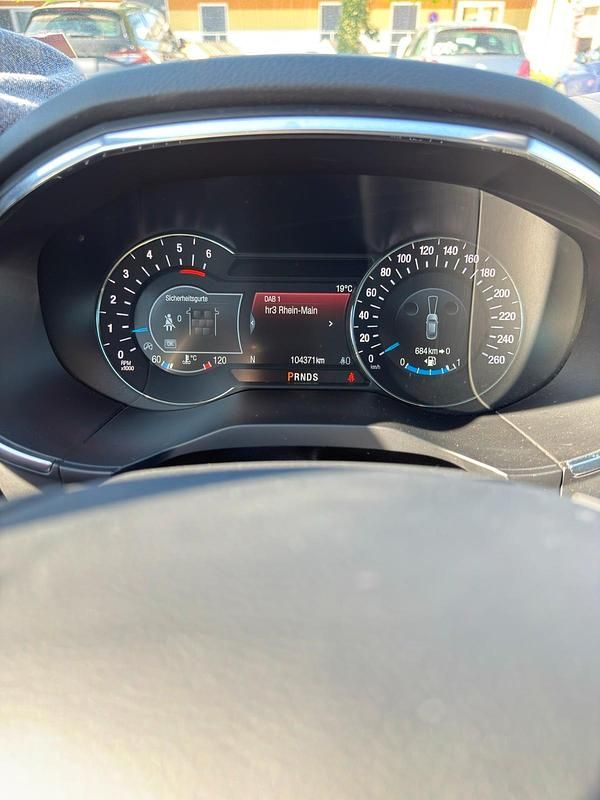 Używany Ford S-MAX ST-Line 190 KM (139 kW) 2020 Czarny Minivan