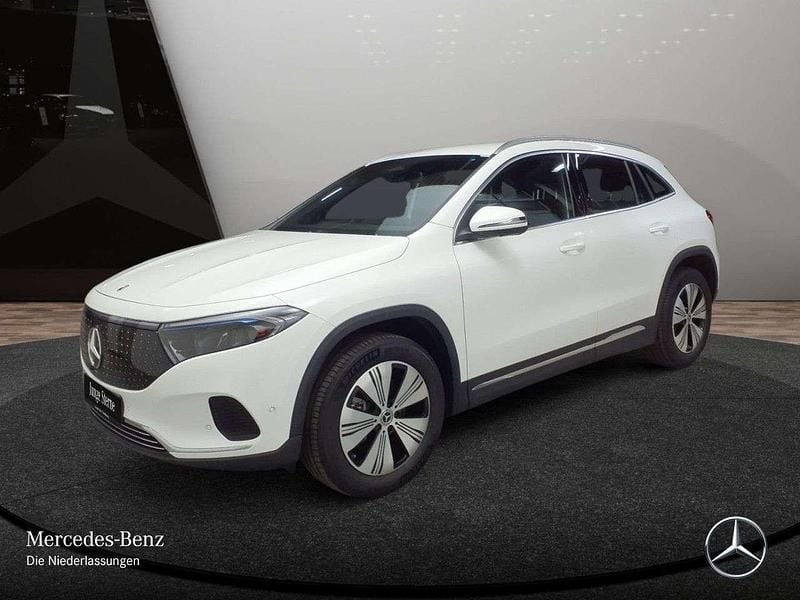 Gebraucht Mercedes EQA250 Advanced 139 kW (190 PS) 2025 Weiß SUV