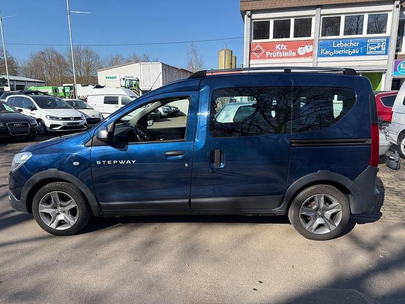 Gebraucht Dacia Dokker Stepway 102 PS (75 kW) 2019 Blau Van / Kleinbus